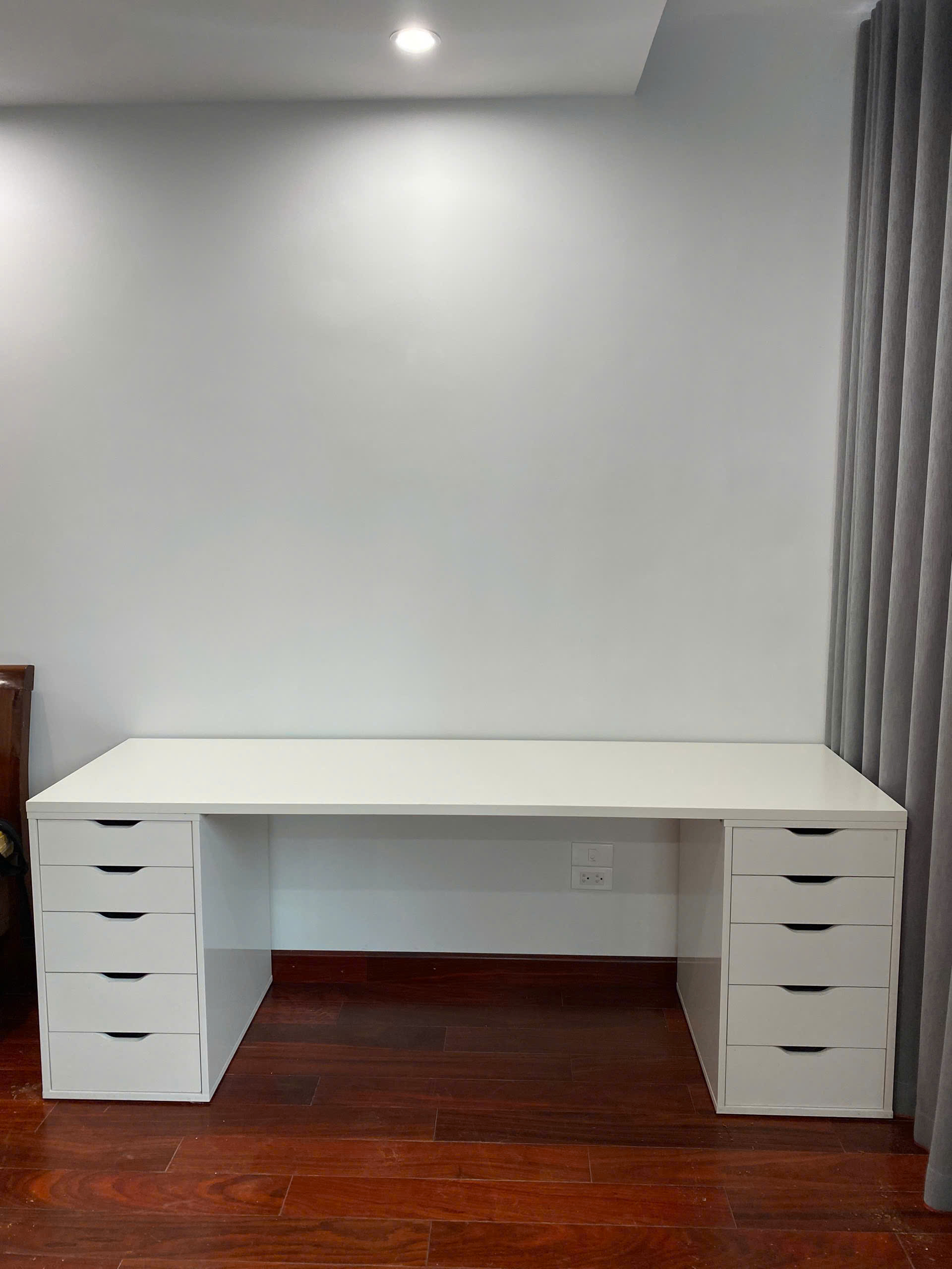 Bàn Ikea 2 Hộc Trắng - Chất liệu gỗ MDF Phủ Melamin Chống Thấm và Chống Xước - BH dài - Ảnh 5